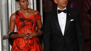 Мишел Обама се излага със странна рокля