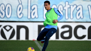 Барселона проявява интерес към защитника на Лацио Луис Фелипе Скаути