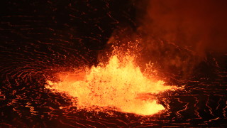 Вулканът Килауеа на Хавайските острови изригна отново съобщава Ройтерс По данни