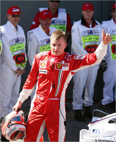 Кими Райконен ще потегли от първа позиция в старта на "Албърт Парк"