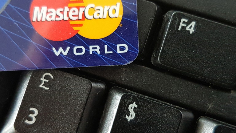 Mastercard разрешава разплащания с криптовалути