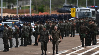 Министърът на отбраната на Бразилия Хосе Мусио заяви в петък