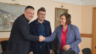 Вицепремиерът и министър на икономиката Корнелия Нинова се срещна с