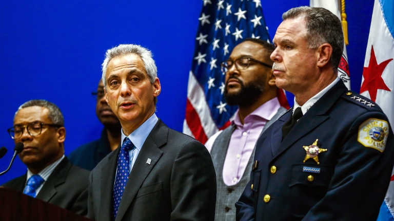 Протестиращи поискаха оставката на кмета на Чикаго заради полицейско насилие 