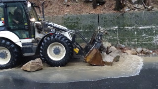 Срутване на камъни и земя в Кресненското дефиле