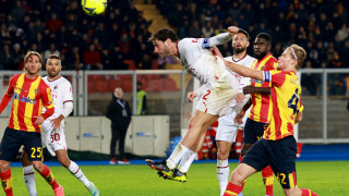 Милан завърши 2 2 при гостуването на Лече и изостана на