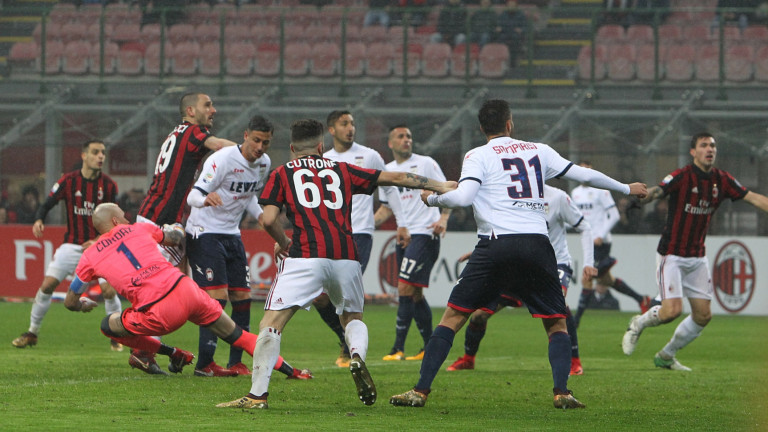 Милан спечели домакинството си на Кротоне в пореден мач, който
