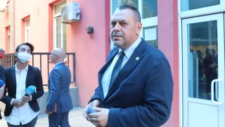 Върховният административен съд ВАС възстанови на поста му уволнения през