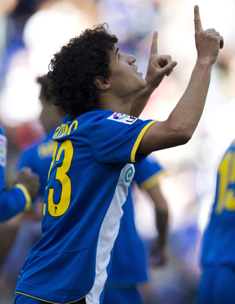 Подсилваме консулските служби в Москва и Киев заради „last minute" записвания