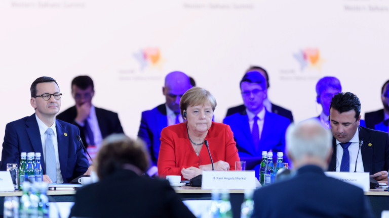 Реформирането на ЕС не трябва да блокира разширяването на Общността, убедена Меркел