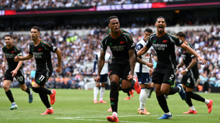 Въпреки проблемите с куп контузени играчи Арсенал се доближи на