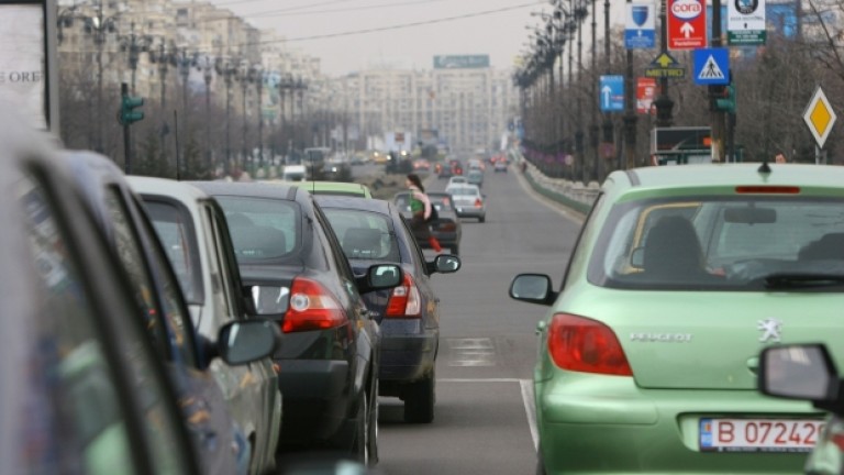 Градът с най-големи задръствания в Европа забранява влизането на стари автомобили в центъра си