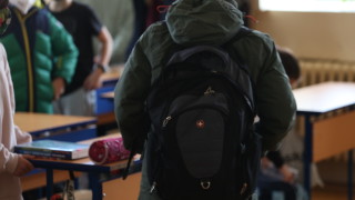 Наръчник ще съдейства на учителите в две училища в столичния район