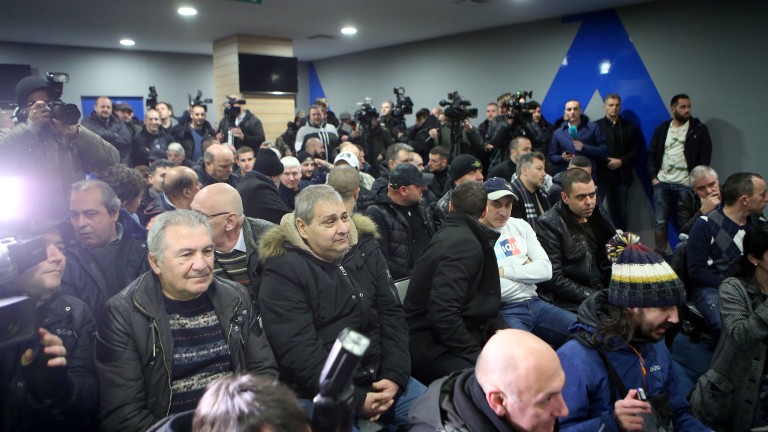 Приключи втората среща между Васил Божков и фенове на Левски