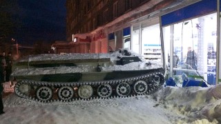 По необичаен начин руснак се снабди с алкохол Мъжът влезе