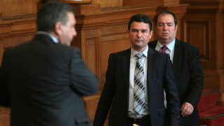 Партизанщина бил новият десен проект, разсъждават в РБ