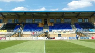 Само допреди няколко дни градчето Стейнс Ъпон Темс което се