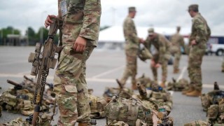 Базата на САЩ в Бахрейн се готви за ударите срещу аятоласите