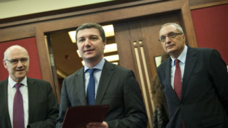 Бъдещето е на природния газ и шистовата революция, убеден Костов