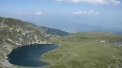 Чужденец се изкъпа в едно от Седемте рилски езера