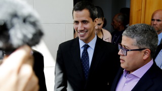 Лидерът на опозицията във Венецуела Хуан Гуайдо се опитва да