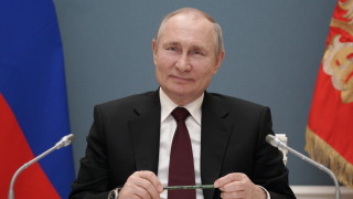 Президентът на Русия Владимир Путин откри чрез видеовръзка подкрепян от