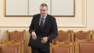 Не бързайте да наричате случая в Поморие „отвличане”, призова Йовчев