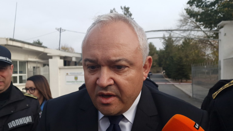 Снабдяват граничарите и с автомати