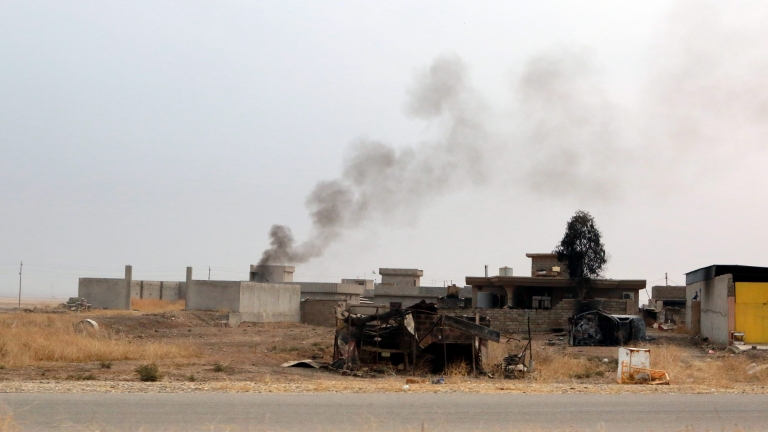 Десетки убити при атентат на “Ислямска държава” до Багдад