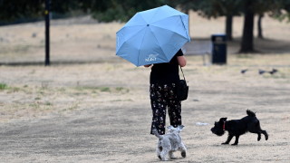 Проливните дъждове вчера вечерта нарушиха сериозно работата на парижкото метро
