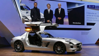 Шумахер и Розберг представиха SLS AMG F1 в Женева