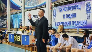 Наставнкът на Черноморец Васил Евтимов определи разгромната победа над Левски
