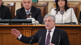 По време на обръщението на председателя на ЕП Антонио Таяни възникна