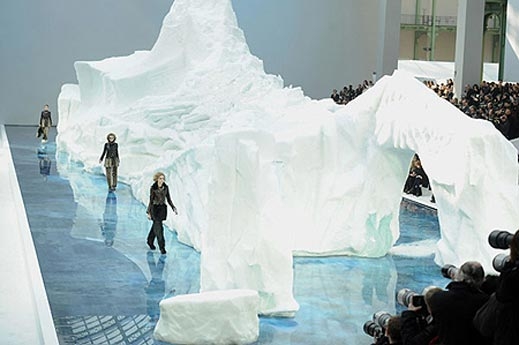 Chanel представи Autumn/ Winter 2010/ 2011 с грандиозно шоу