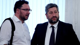 Външна комисия в парламента прие декларацията за членството на Украйна