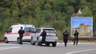 Косовските сили за сигурност са обкръжили манастира Банджа който се