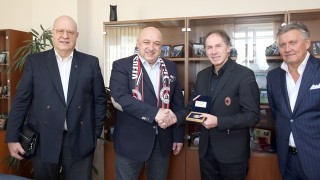 Министърът на младежта и спорта Красен Кралев се срещна с