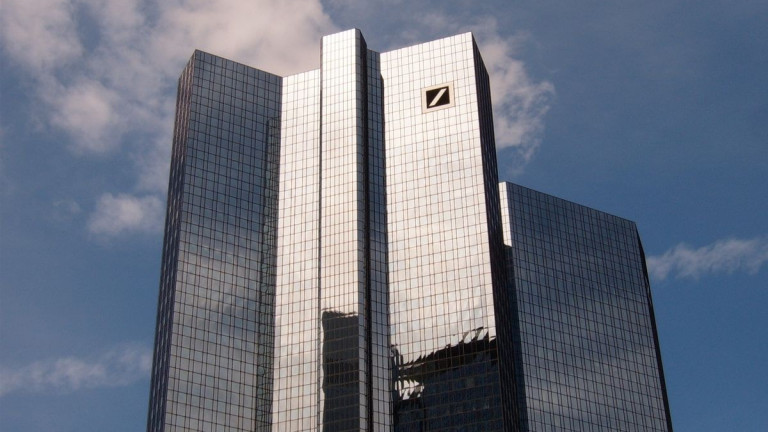 Как случващото се с Deutsche Bank може да промени политиката на ЕЦБ?