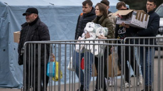 Бежанци от Украйна са се наредили на опашка при Дуранкулак