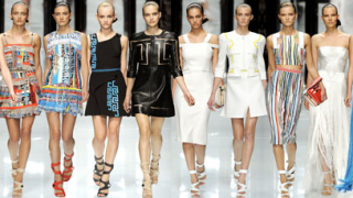 Versace няма да се продава, открива 4 бутика в Япония