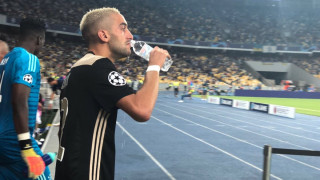 Отборът на Аякс е домакин на единайсеторката на АЕК Атина