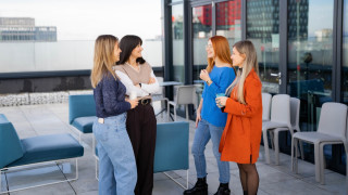 Когато телефонът на IT експерта Калоян Косев звънва в един