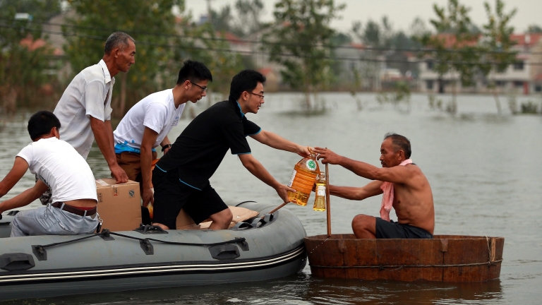 Наводнение блокира около 250 хил. души в Централен Китай