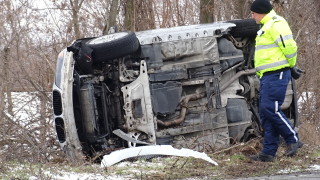 Шофьор, дете и бебе пострадаха в катастрофа в Бургас