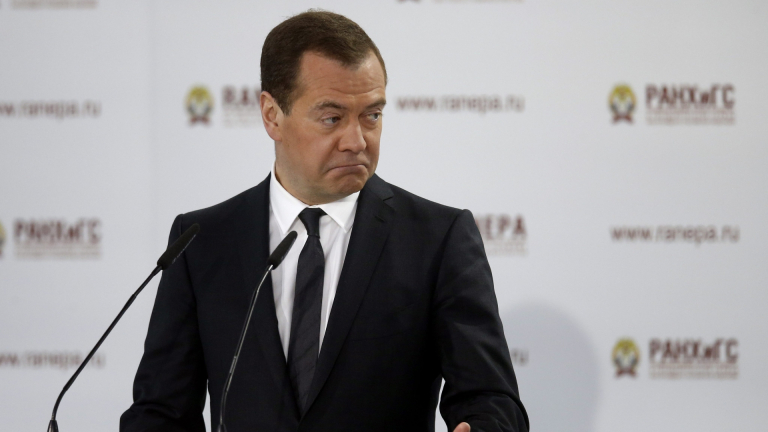Медведев призна, че системата на държавно управление не работи