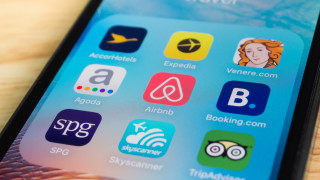 Онлайн туристическата компания за настаняване Airbnb чийто бизнес сега върви