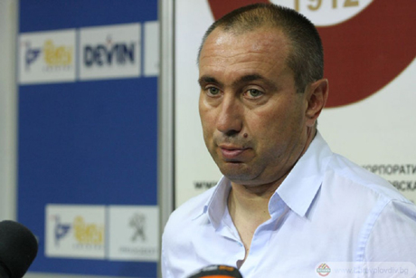 Мъри бе представен като треньор на ФК Астана