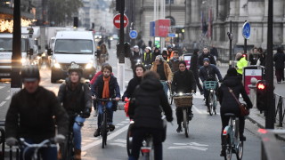 До 30 км/ч в града: Защо на все повече места в Европа налагат нови ограничения на скоростта?