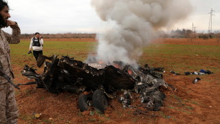 Подкрепяни от Турция бунтовници са свалили сирийски правителствен хеликоптер в