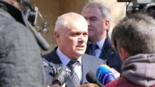 Пътища Сега Радев Не може до всяка дупка да сложим